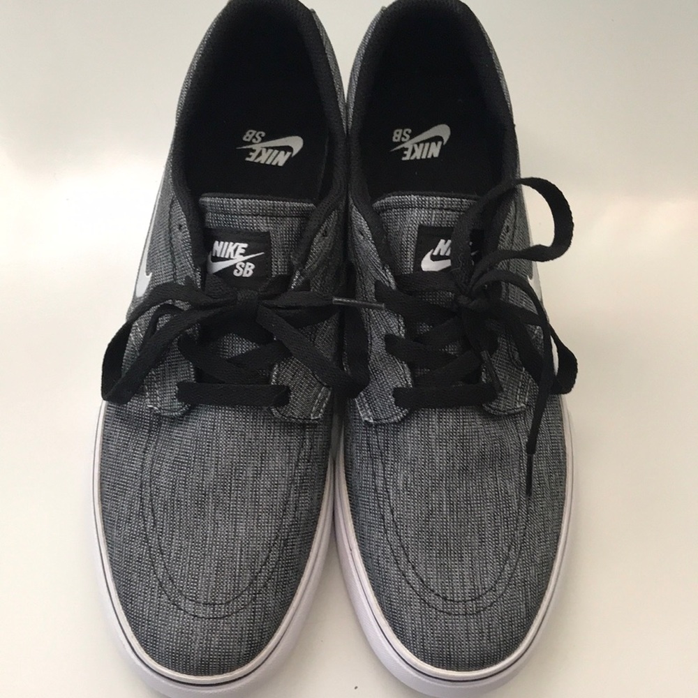 Nike SB Clutch Sneakers - Picture 3 of 8